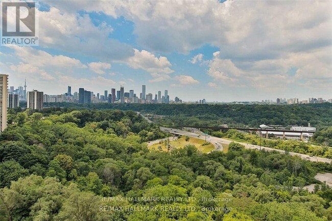 Building Photo - 1048 Broadview Ave