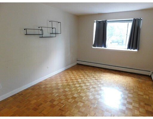 Building Photo - 10 Chauncy St