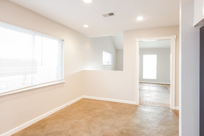 Building Photo - 5827 Alpine Heights Dr