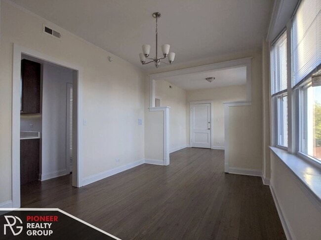 Foto del edificio - 2814 N Troy St