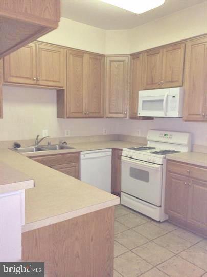 Foto del edificio - 1825 Cedar Cove Way