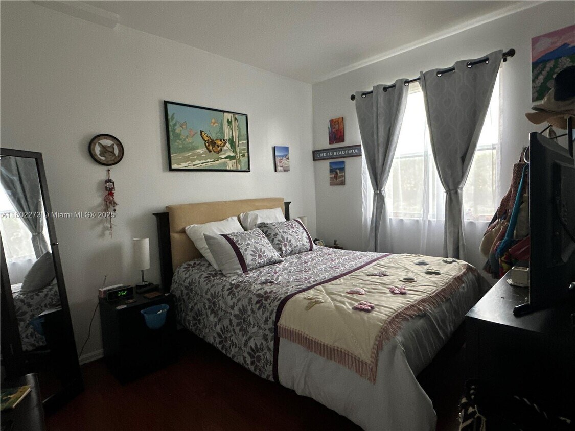 Foto principal - 6380 NW 114th Ave