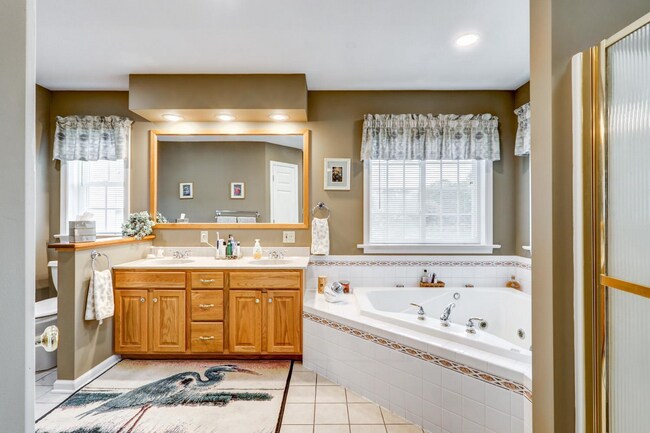 Building Photo - Beautiful 3 Bedroom 2 Bath Single Family H...