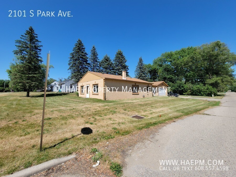 Primary Photo - 2101 S Park Ave.