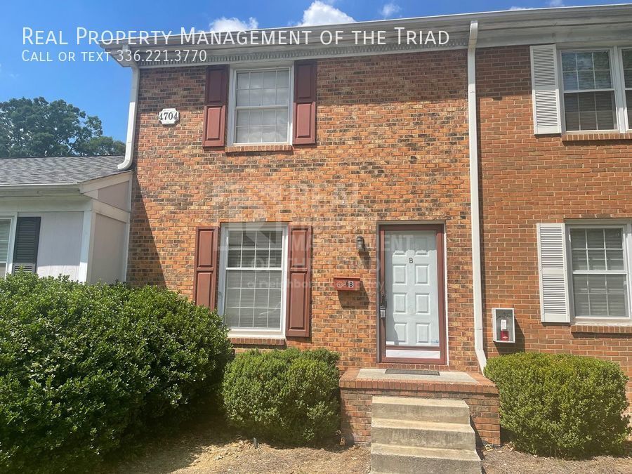Foto principal - 2 Bedroom (with Bonus Room), 1 1/2 Bath To...