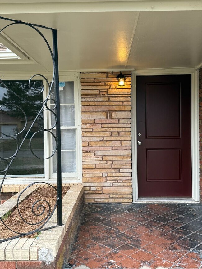 Foto del edificio - Charming 3-Bedroom Home with Bonus Room – Fully Updated and Move-In Ready!