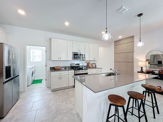 Foto del edificio - Like-New, Move-In Ready Gem in Kelly Park Area of Apopka