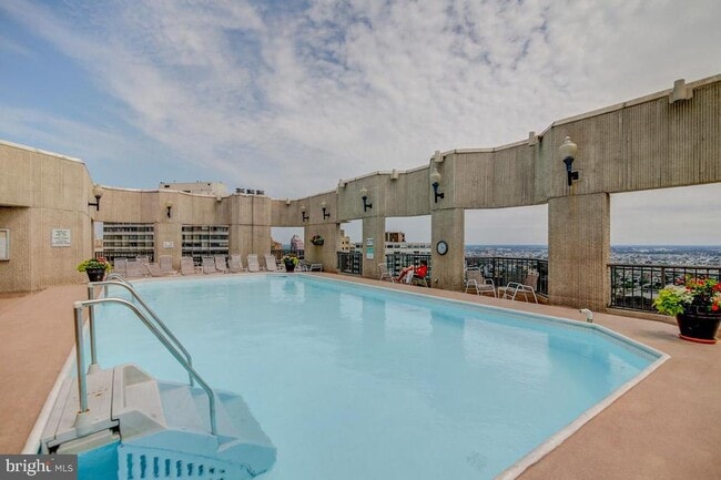 Building Photo - 2020 Walnut St