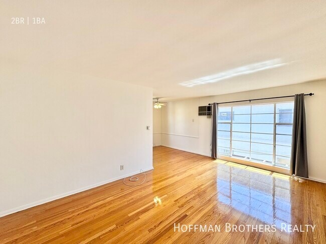 Foto del edificio - 1124 S Holt Ave Los Angeles, CA 90035