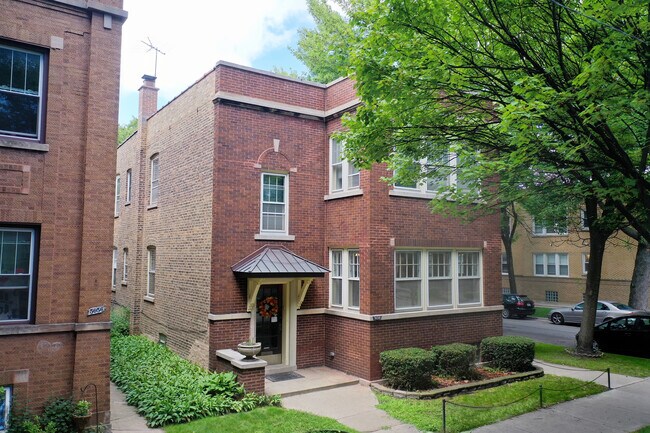 Foto del edificio - 5658 N Campbell Ave