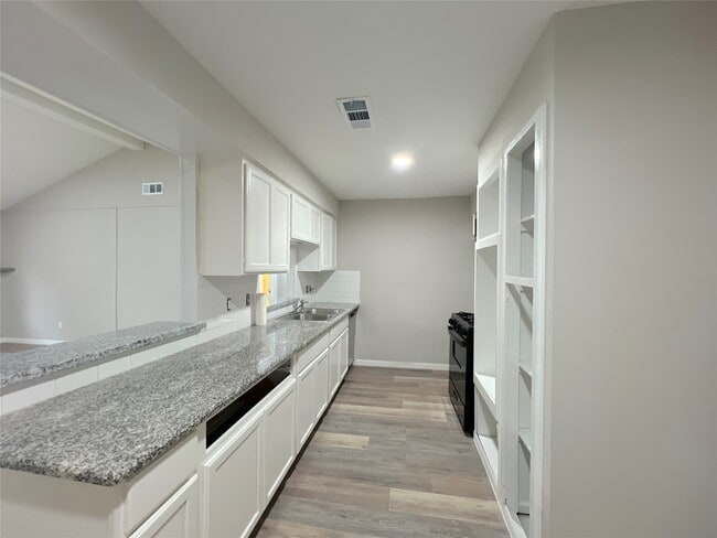 Building Photo - 11742 N Nottingham Cir
