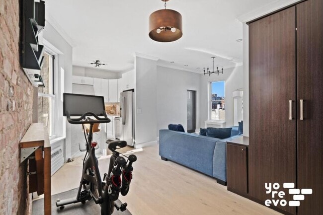Building Photo - 2 bedroom in New York NY 10014