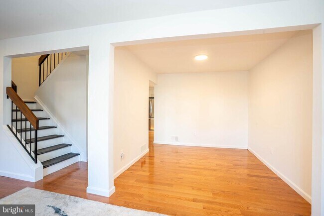 Foto del edificio - 5 Balamor Ln