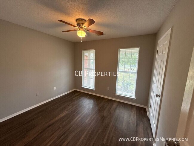 Building Photo - 6610 Westbury Ave