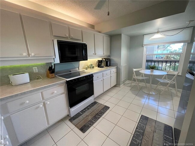 Foto del edificio - 2491 NE Ocean Blvd