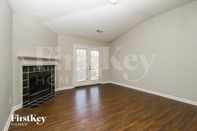 Foto del edificio - 160 Lakeview Trail