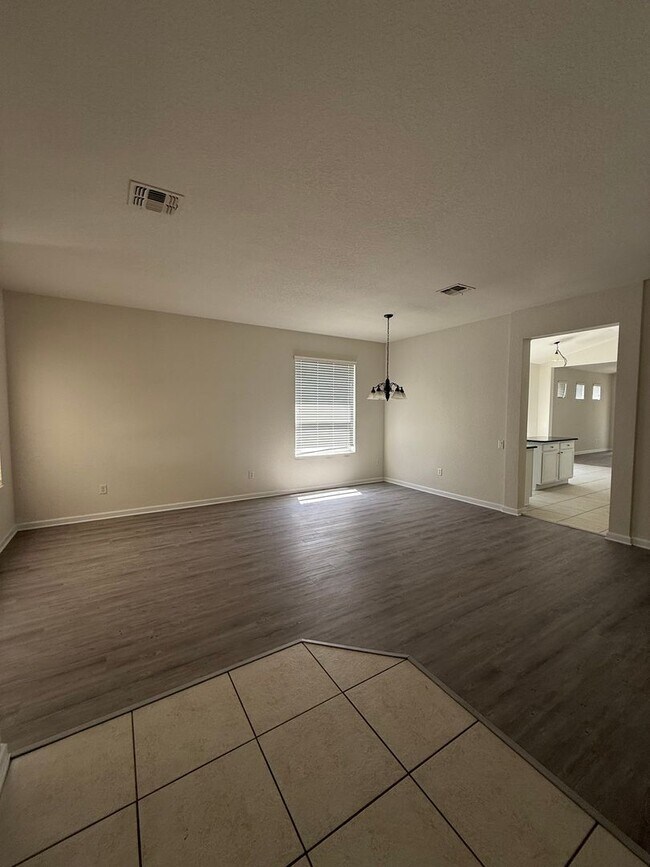 Foto del edificio - Come View This Amazing 3 Bed 2 Bath Single...