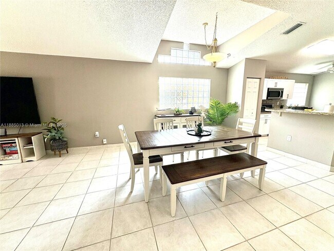 Foto del edificio - 4128 Sapphire Terrace