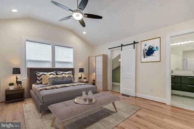 Foto del edificio - 2809 26th St NE