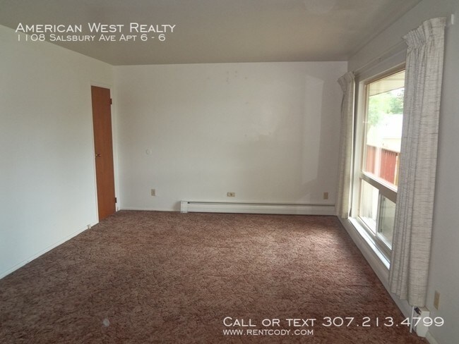 Building Photo - Upstairs apartment, utilities included!