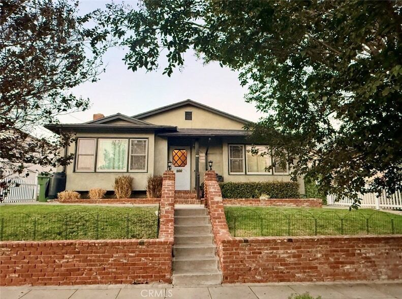 Primary Photo - 970 W 8th St