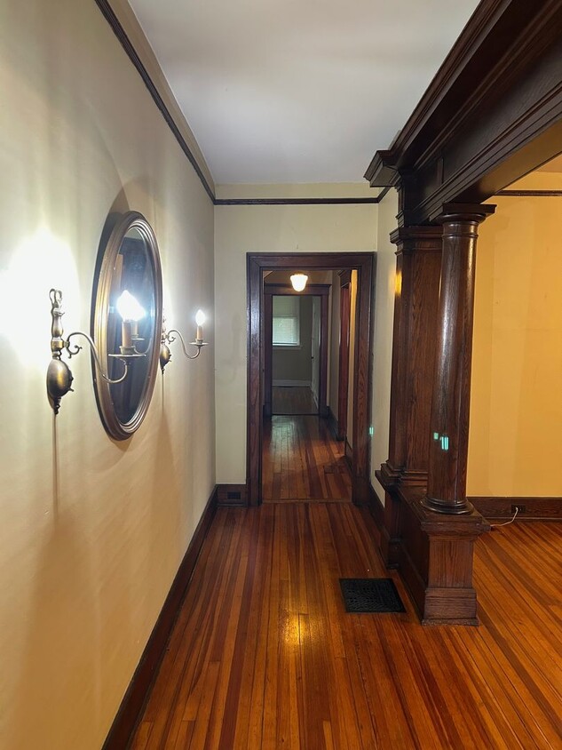 Primary Photo - 2027 Murray Ave