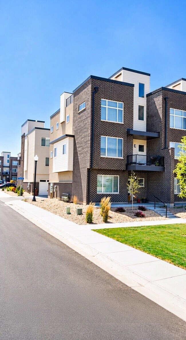 Building Photo - 5502 Victory Lap Ct