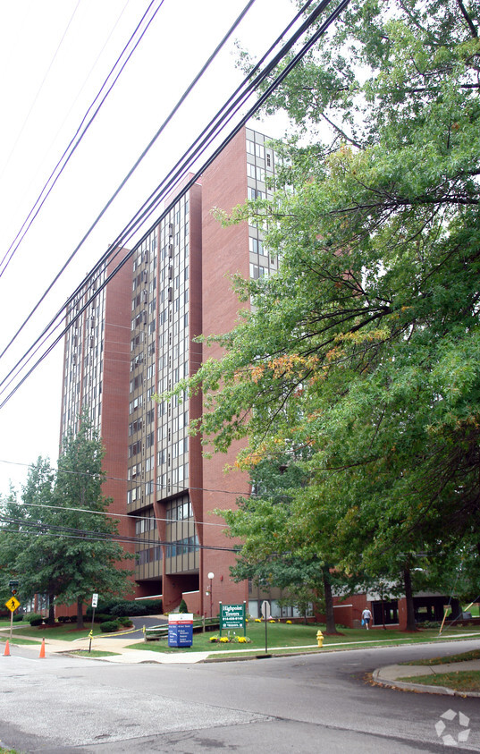 Building Photo - Highpoint Towers