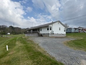 Building Photo - 174 Old Thomas Bridge Rd