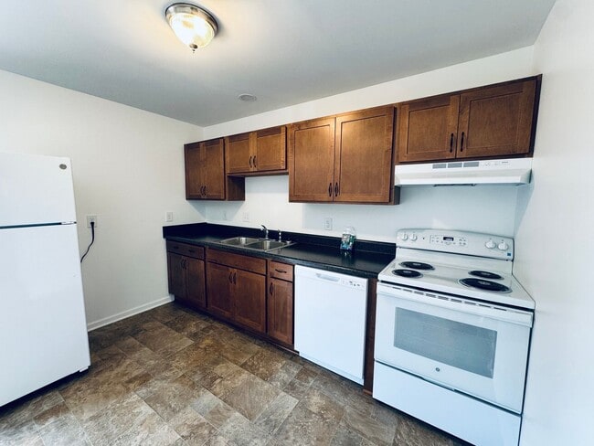 Building Photo - Town House in Three Fountains Community