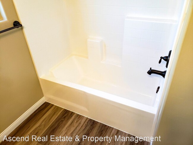 Foto del edificio - 4 br, 2 bath House - 6610 Sunchase Dr.