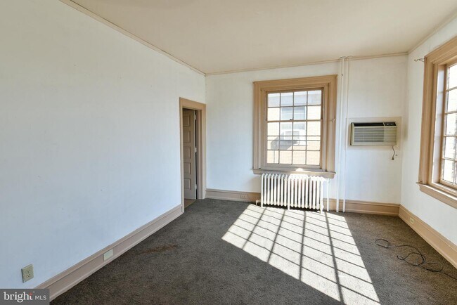 Foto del edificio - 631 E High St