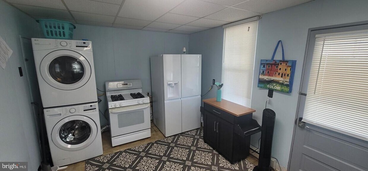 Primary Photo - 1108 Ocean Ave