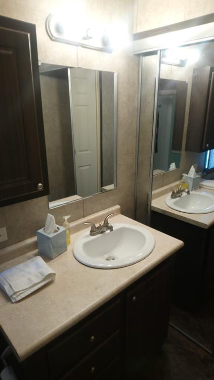 Foto del edificio - 2108 Roselawn Dr