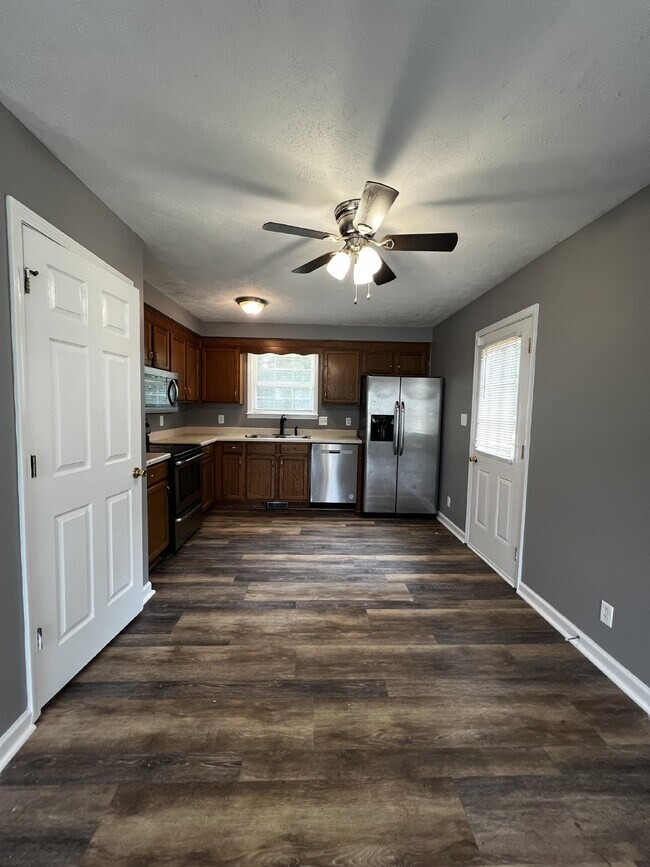 Foto del edificio - 578 Somerset Ln
