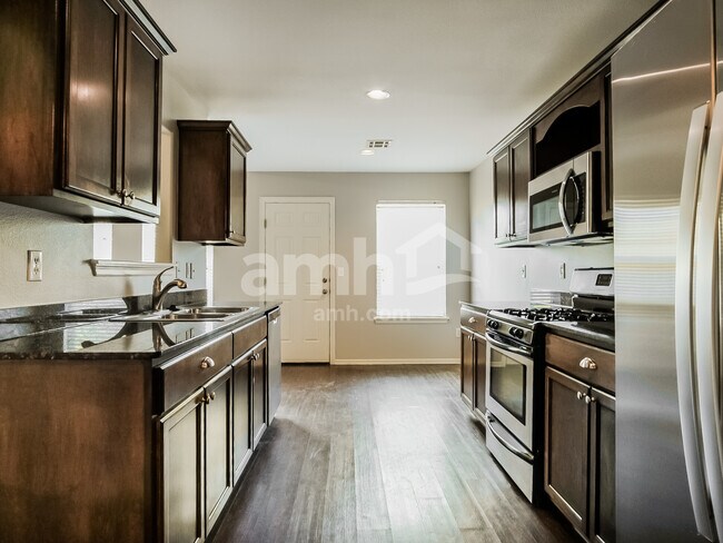 Foto del edificio - 8445 E 160th St S