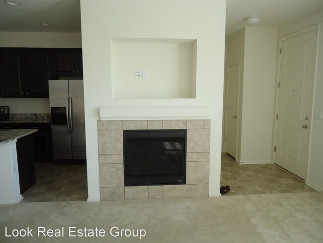 Building Photo - 3 br, 2.5 bath House - 2672 Iola St