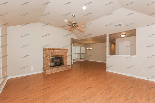 Foto del edificio - 8014 Meadowlark Ln