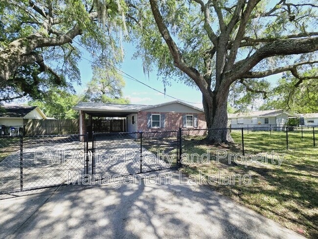 Building Photo - 1402 N Bracewell Dr