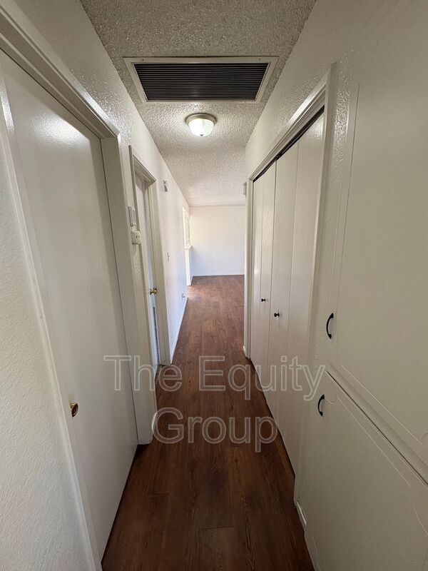 Building Photo - 2037 S Tracy Ct