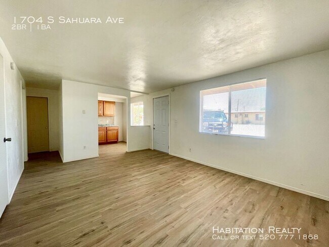 Building Photo - Newly renovated 2 bed/1 bath with AC!