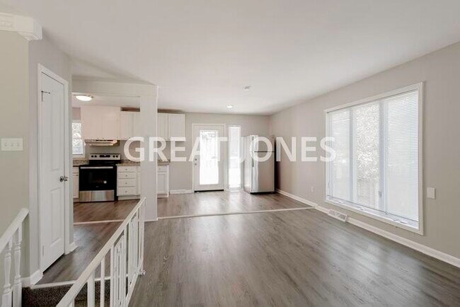 Foto del edificio - 100 Sunnydale Dr