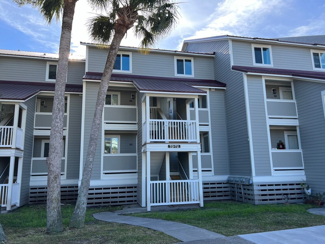 70 W Mariners Cay Dr, Folly Beach, SC 29439 Condo for Rent in Folly