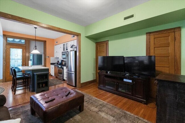 Foto del edificio - 2 bedroom in Chicago IL 60614