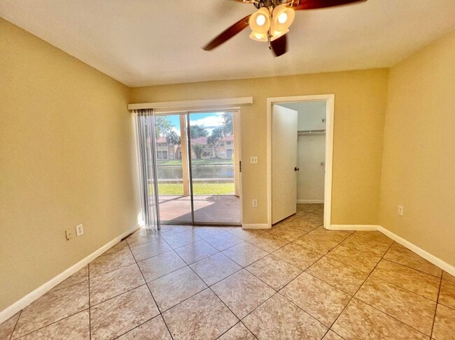 Building Photo - 4855 Via Palm Lakes