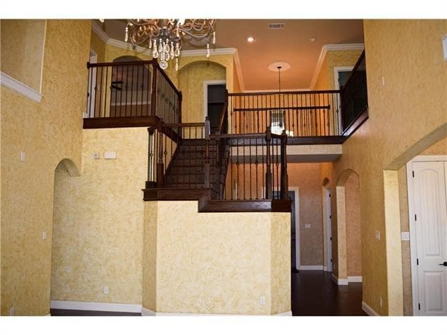 Building Photo - 115 Oakwood Ln