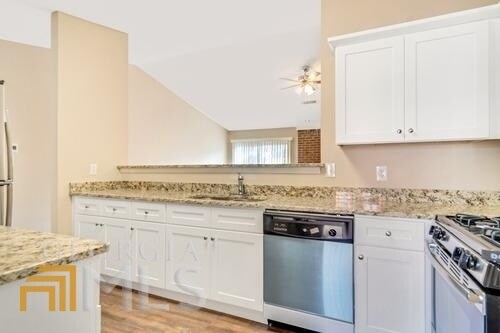 Foto del edificio - 3911 Wood Path Ln