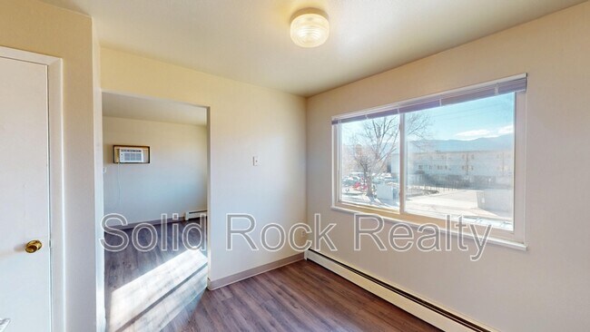 Building Photo - 1801 Eagle View Dr