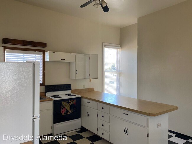 Building Photo - 3 br, 1 bath House - 1238 High Street (LO)