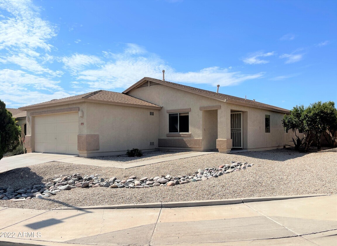 1777 E Renegade Trail, San Tan Valley, AZ 85143 House Rental in San